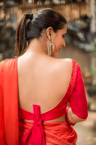 Beautiful Back Neck Blouse Designs 25