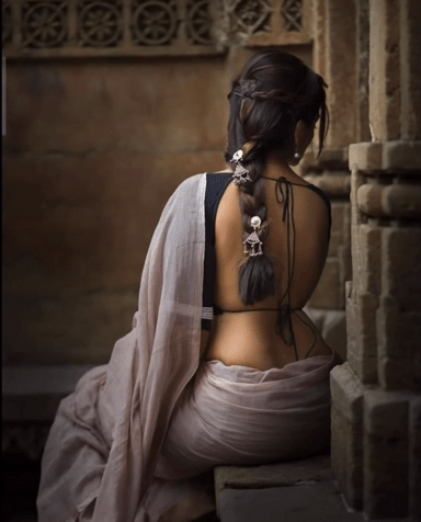 Beautiful Back Neck Blouse Designs 5