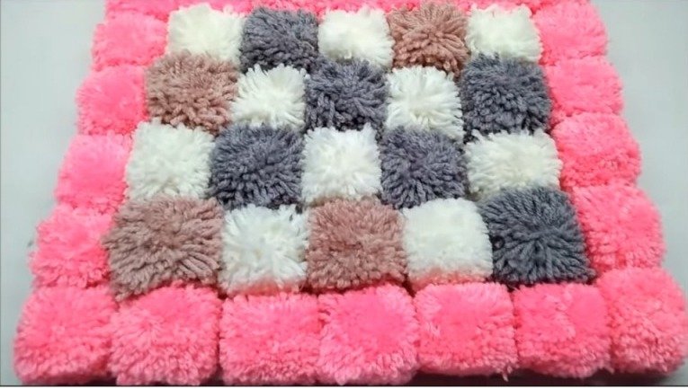 Easy Pom Pom Rug 14