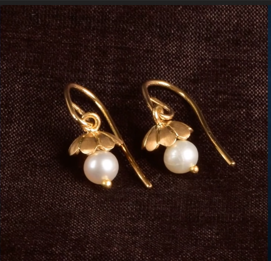 Traditional Pearl and Gold Earrings Designs 18