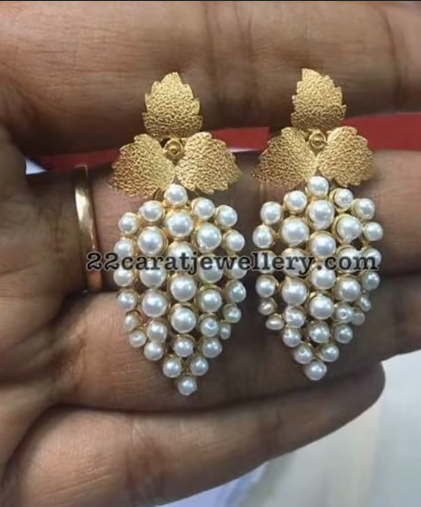 Traditional Pearl and Gold Earrings Designs 4