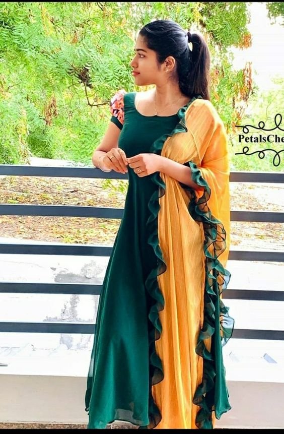 Latest Kurti Designs for Women 8