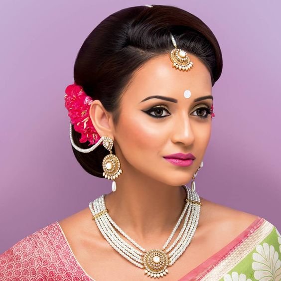 Indian Bridal Hairstyle 36