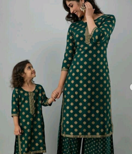 Mother-Daughter Matching Dress Ideas 11