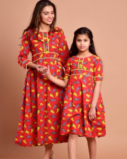 Mother-Daughter Matching Dress Ideas 14