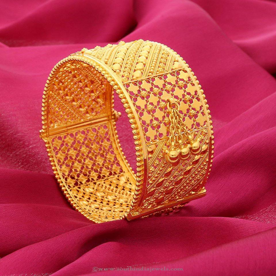 Antique Gold Bangle Design 11