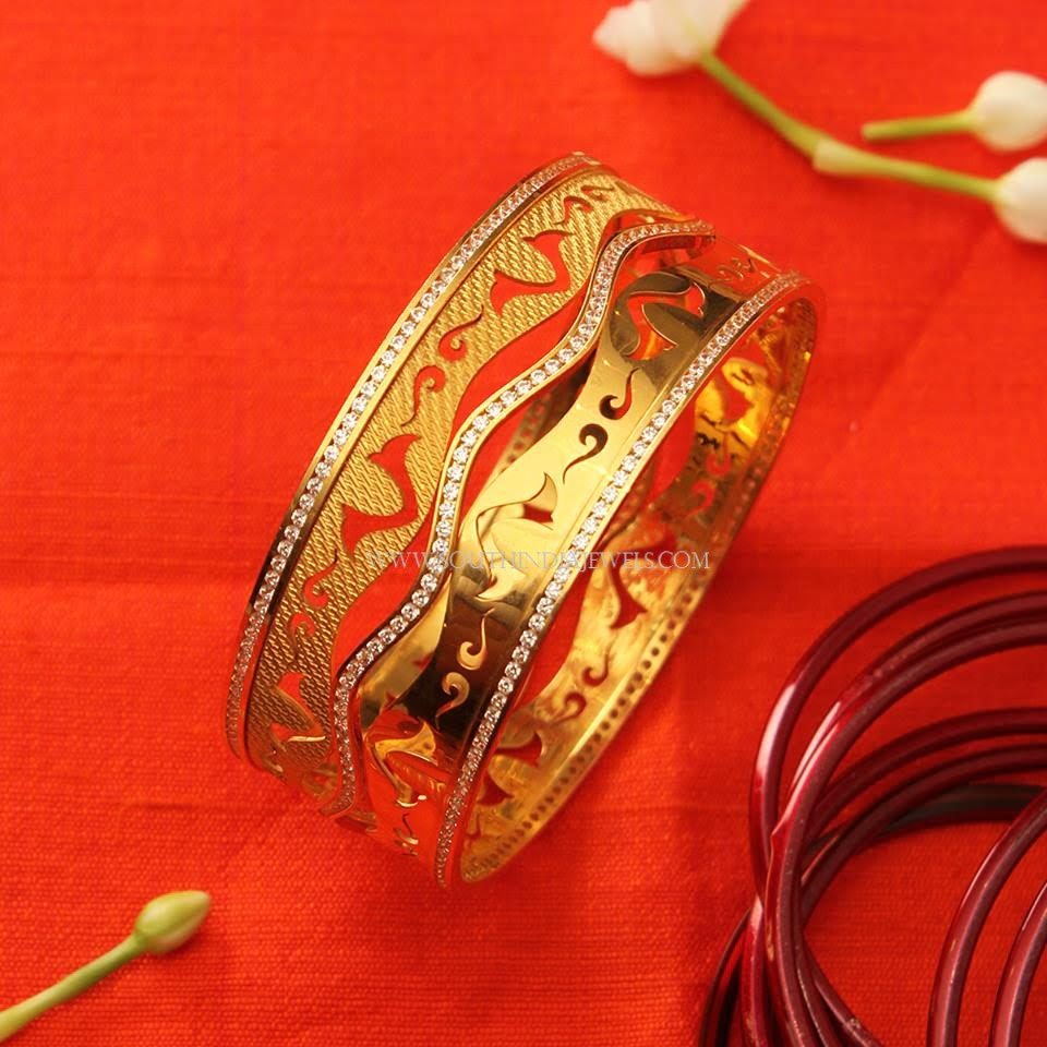 Antique Gold Bangle Design 9