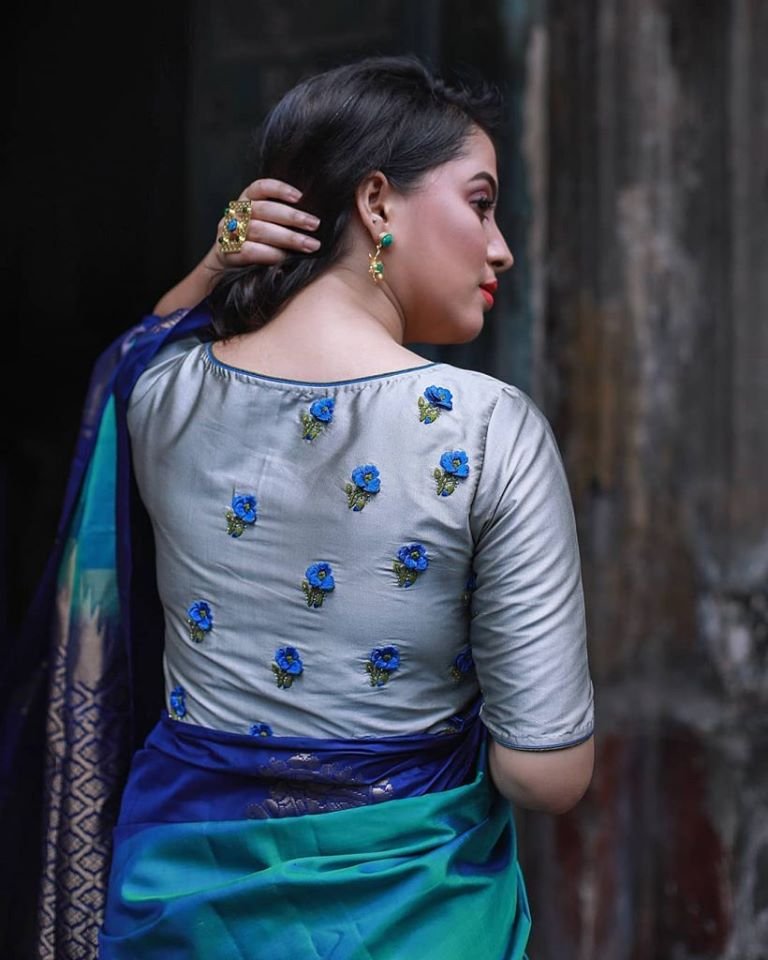 Saree Blouse Back Neck Designs 9