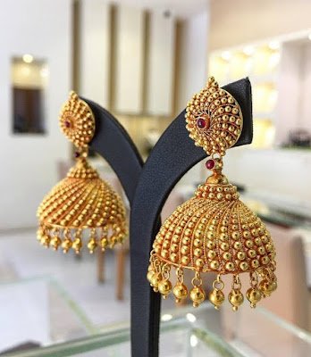 Gold Jhumka Earring Designs 17