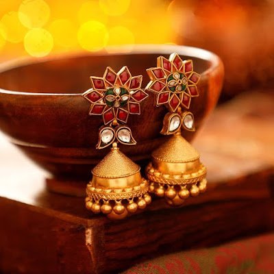 Gold Jhumka Earring Designs 18