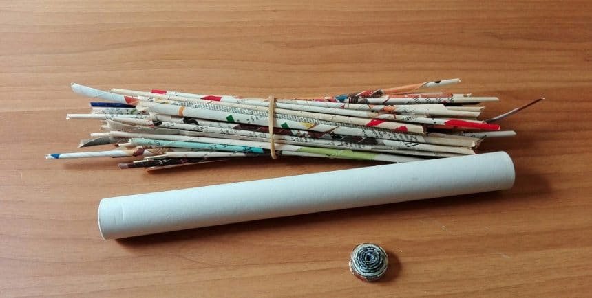 Kitchen Roll Holder with Paper Straws 2