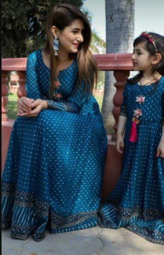 Mother Daughter Matching Dress Ideas 5