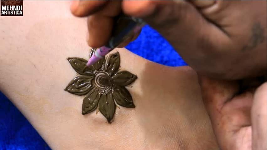 Mehndi Design for Feet 4