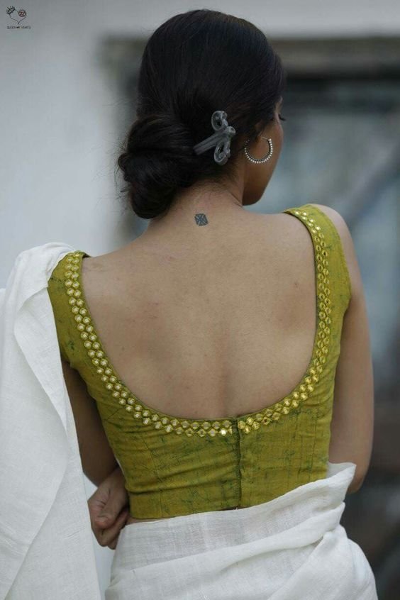 saree blouse neck design 13