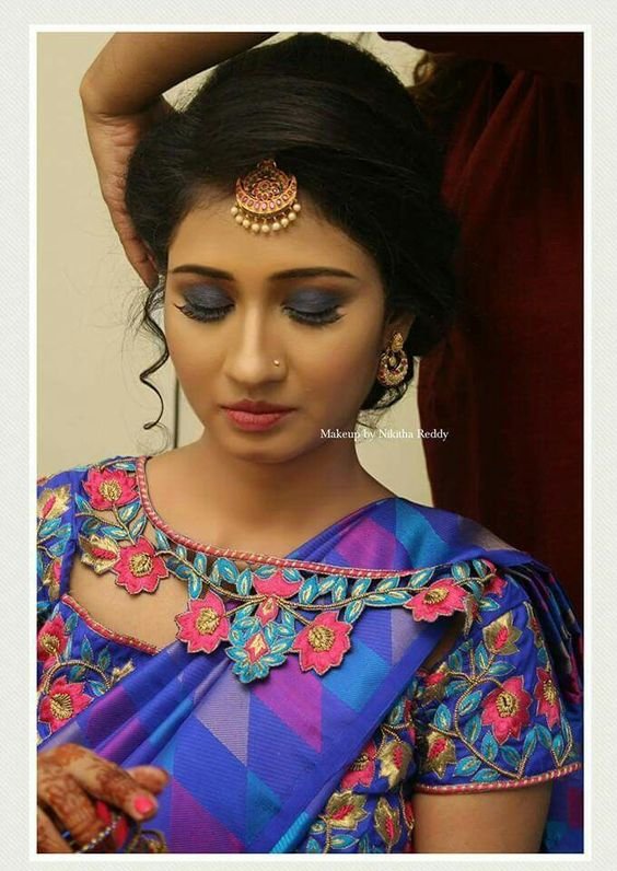 saree blouse neck design 4