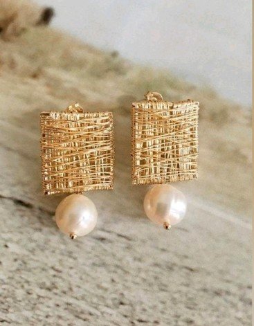 pearl earrings 22