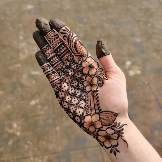 front hand mehndi designs 1