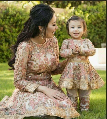 mom and daughter matching outfits 9