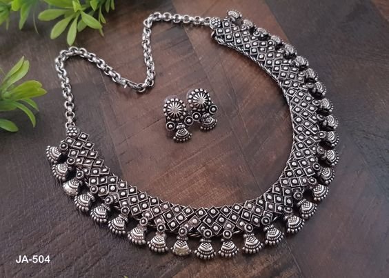 black metal necklace design 3