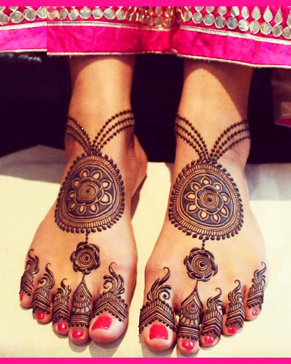 foot mehndi style 11