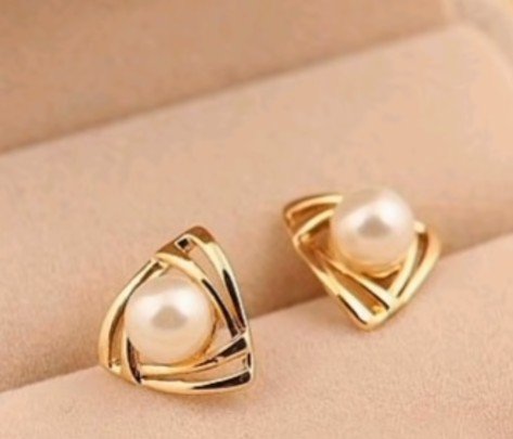 pearl earrings 25 1