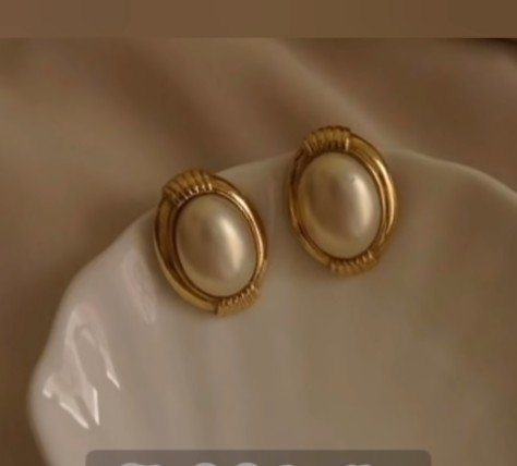pearl earrings 27