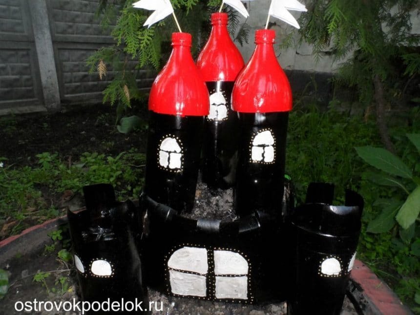 castle from plastic bottles 8