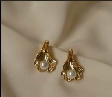 lightweight gold earrings 17