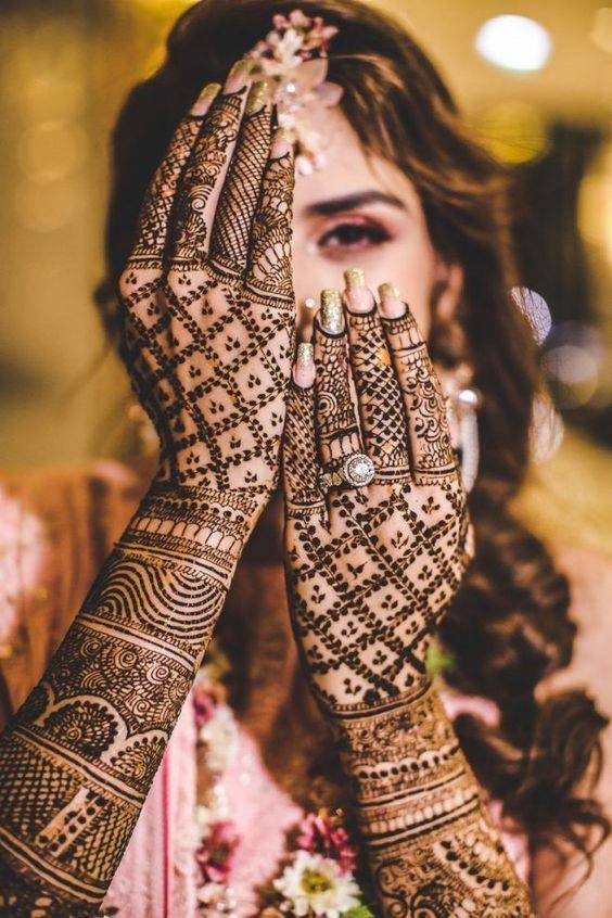 mehndi poses for bride 3