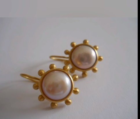 pearl earrings 23