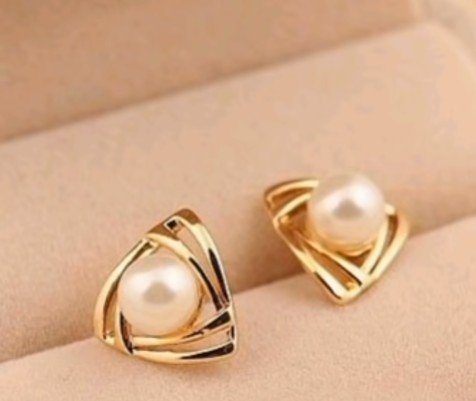 pearl earrings 4 1