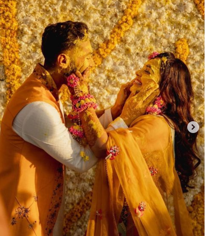 bridal outfit ideas for haldi ceremony 3