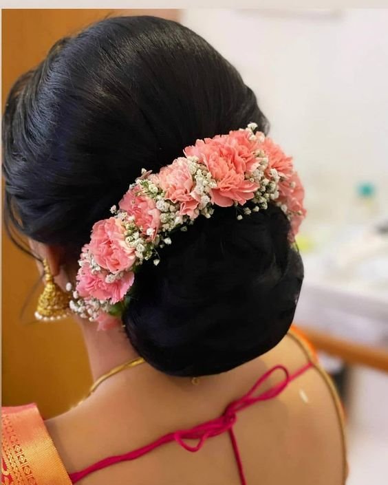 hair bun with floral gajra 11