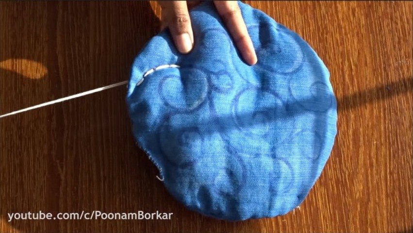 How to Make Flower Shaped Mat from Old Clothes 13