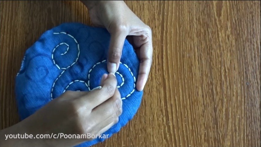 How to Make Flower Shaped Mat from Old Clothes 15