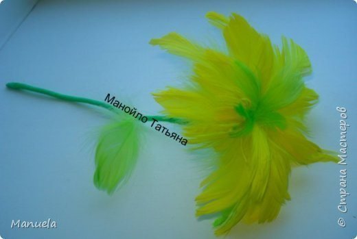 flower from feathers 3