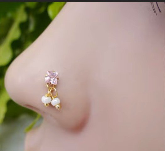 gold nose pin 22