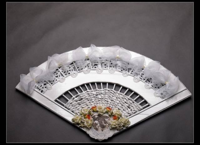 decorative fan from newspaper tubes 13