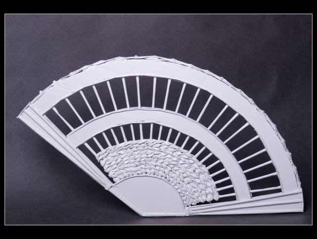 decorative fan from newspaper tubes 4