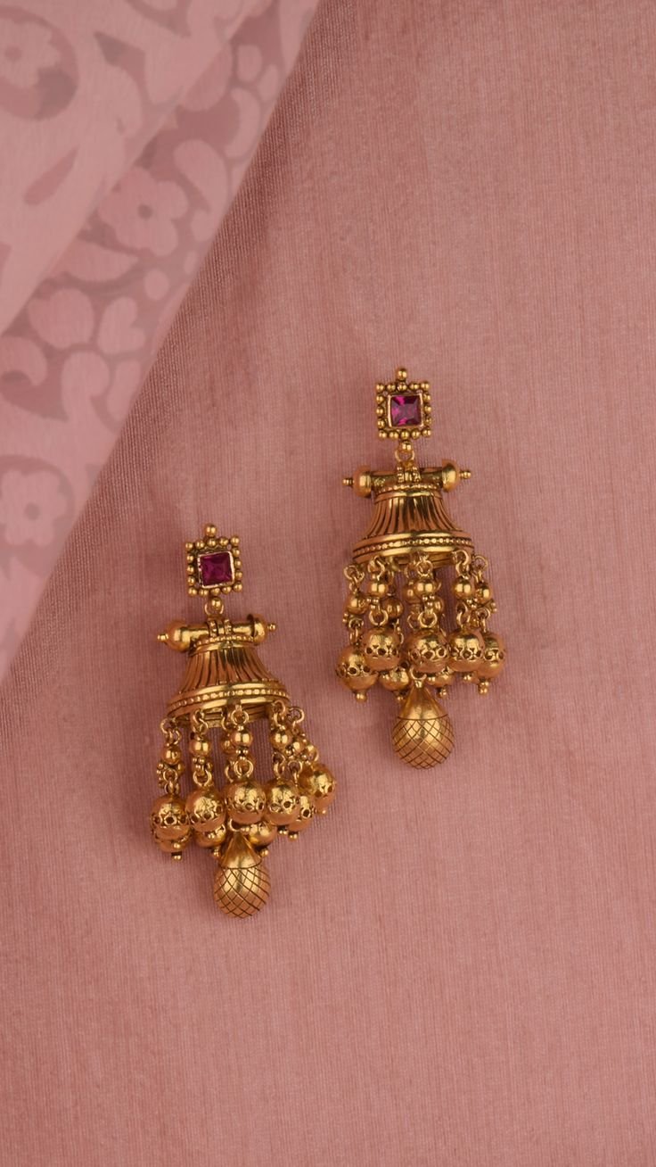 gold earrings 3