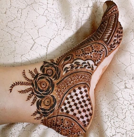 leg mehndi designs 11