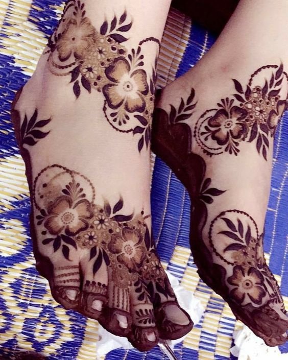 leg mehndi designs 5