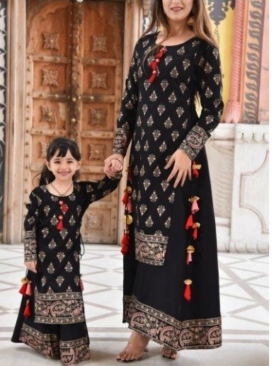mother daughter matching outfits ideas 4