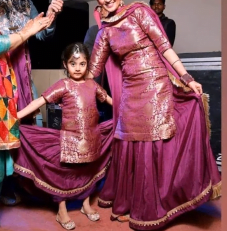 twinning mom daughter dress designs 9